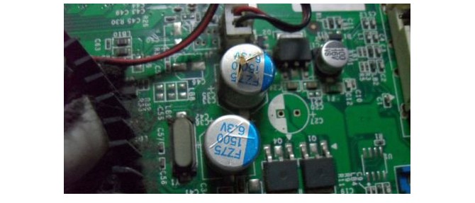 顯卡質量問題導致電腦花屏死機1 顯卡質量問題導致電腦花屏死機1